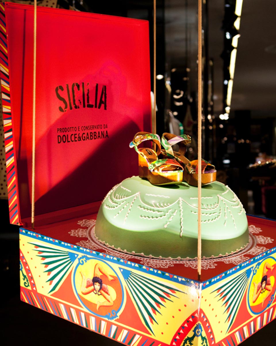 Kitchen_Stories_DolceGabbana_design_creative_concept_window_campaign_art_direction_sicily_cake_02