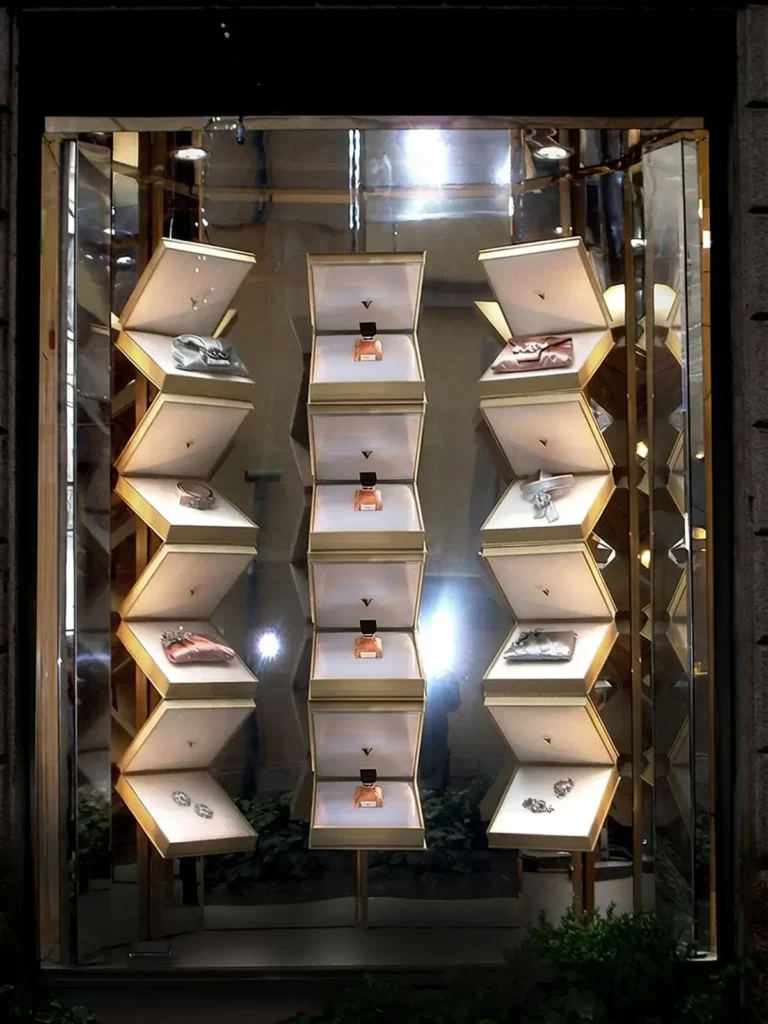 Kitchen-stories-Valentino-window-concept-fragrance