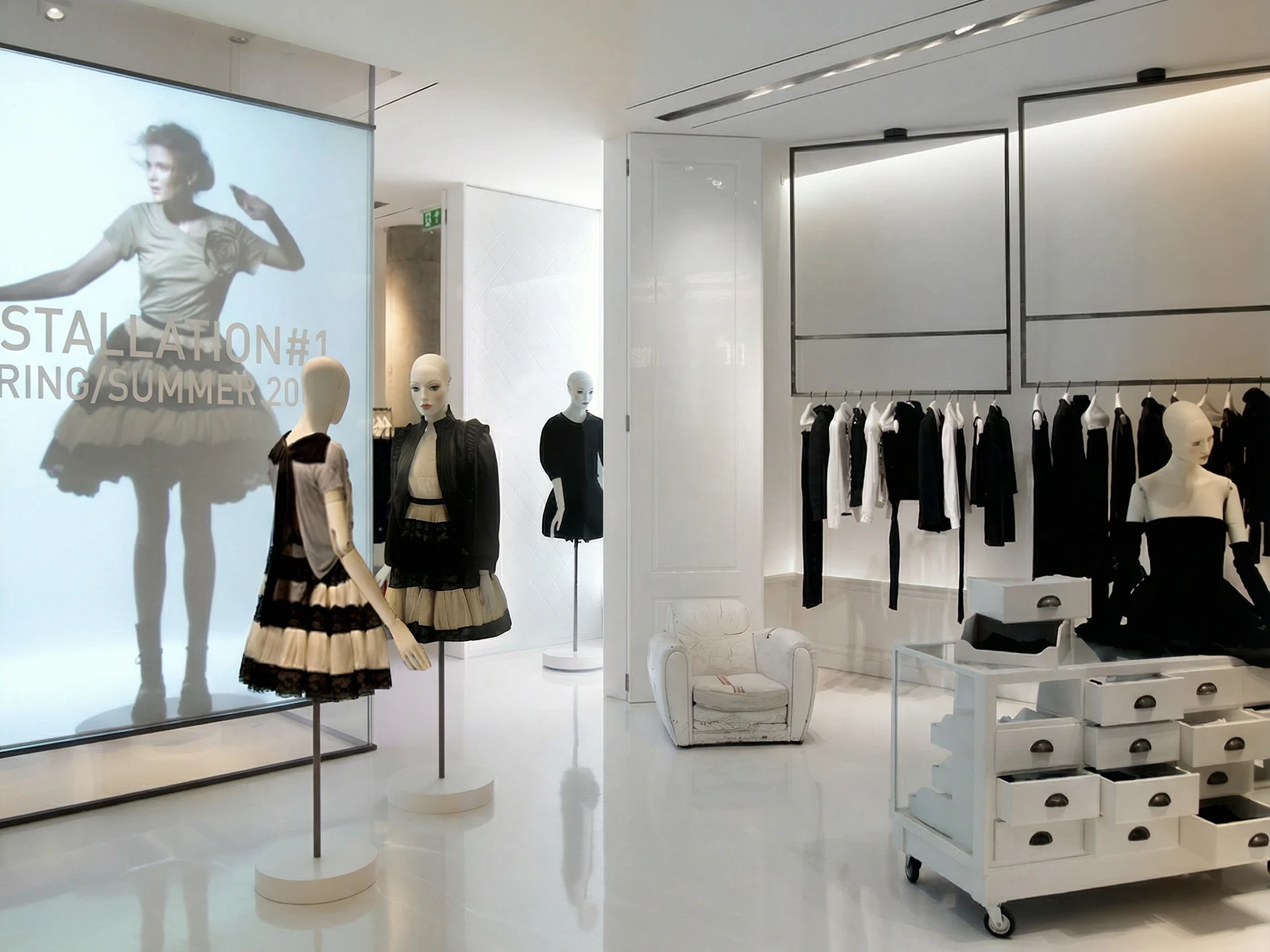 Kitchen-stories-red-valentino-concept-A-WHITE-FAIRYTALE